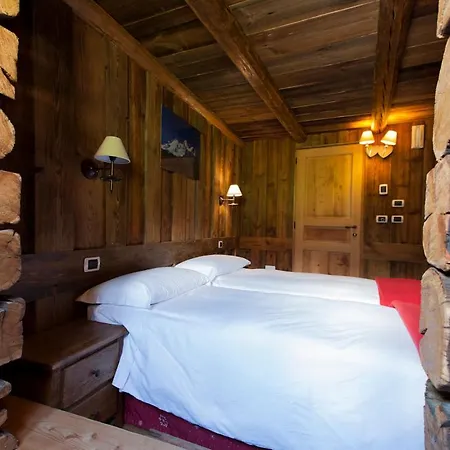 Gasthuis L' Aroula & Restaurant Champoluc