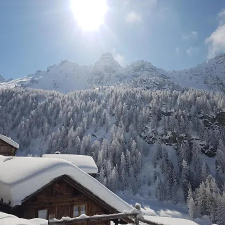 Gæstehus L' Aroula & Restaurant Champoluc